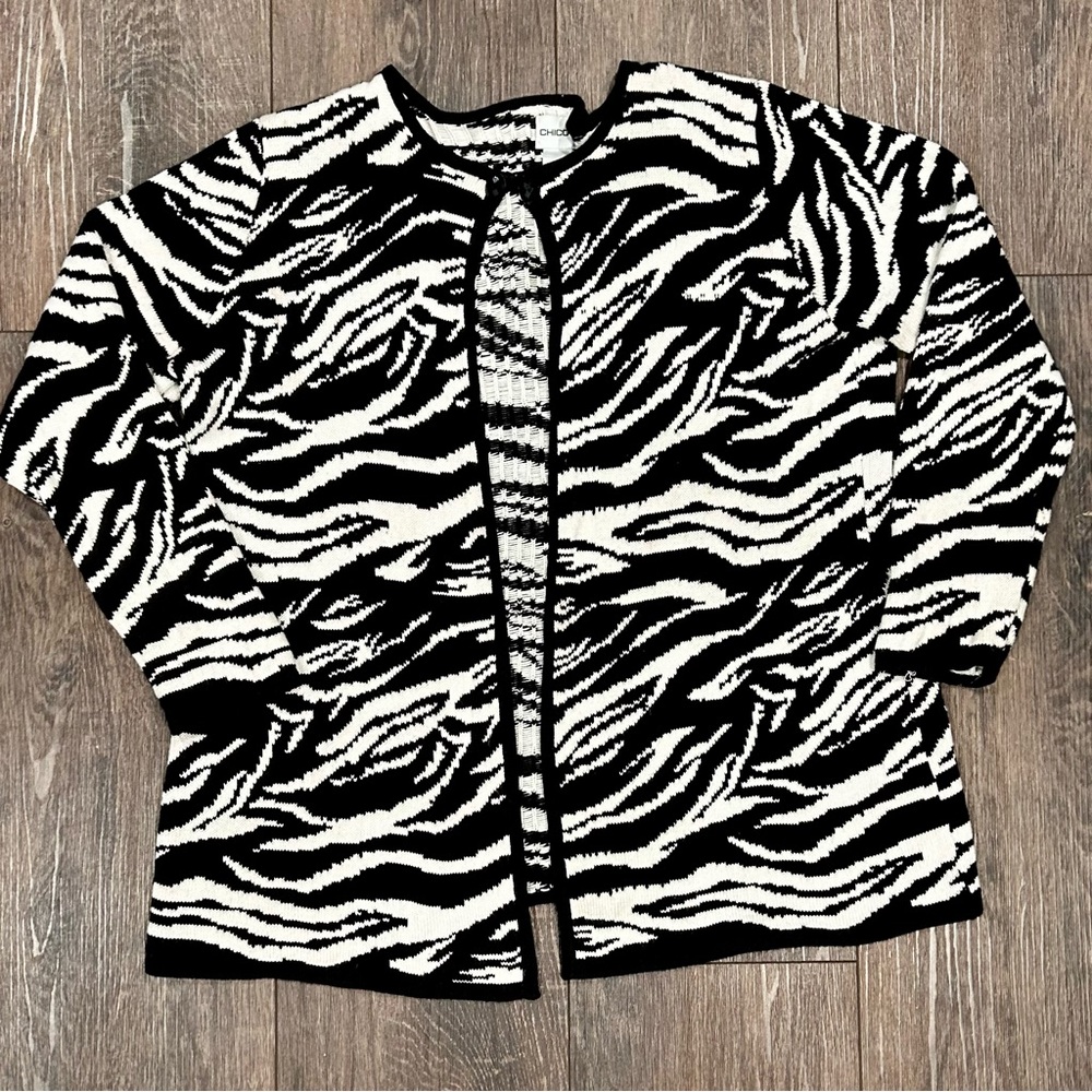 🦋 Chico’s zebra print cardigan, size 3 (XL)